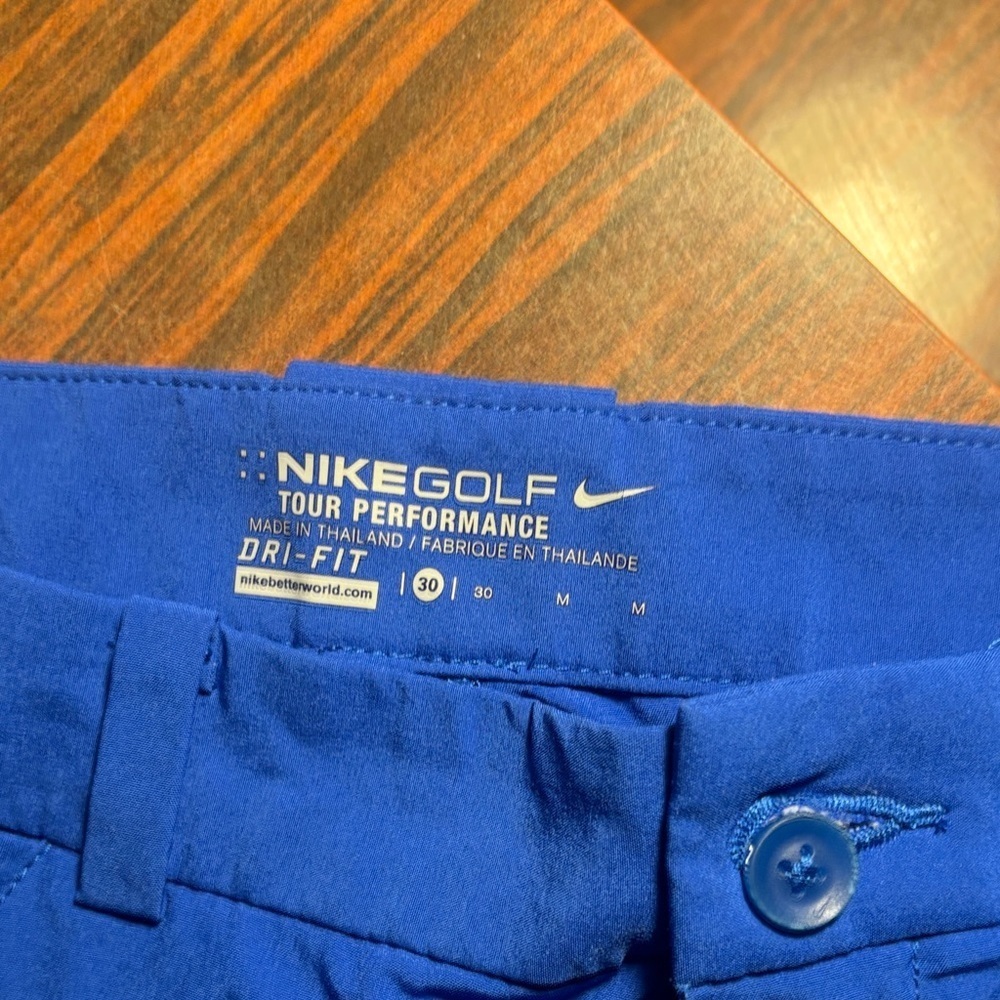 Nike Men's Vibrant Blue Golf Shorts - Picture 2 of 3